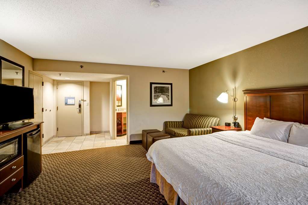 Hampton Inn Феърмонт Стая снимка